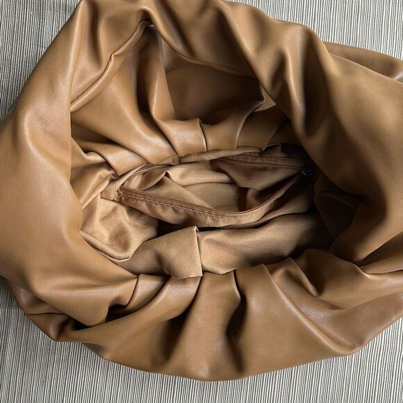 Dumpling Slouch clutch Purse Buttery Soft Camel - Picture 3 of 8